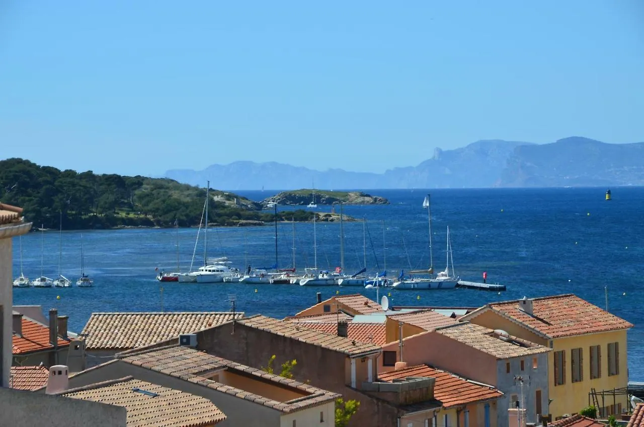 Spacieux T2 vue mer panoramique Le Brusc Six-Fours-les-Plages