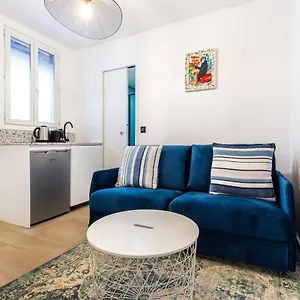 cosy-studio-1br4p-tour-eiffel-champs-de-mars-18.fr-paris.fr/